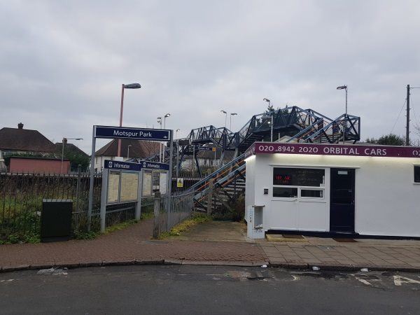 Motspur Park station